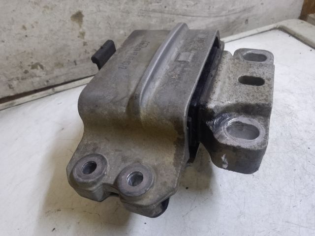 bontott VW TOURAN Váltó Tartó Bak (Pozíciófüggetlen)