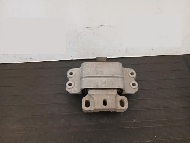 bontott VW TOURAN Váltó Tartó Bak (Pozíciófüggetlen)