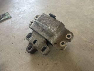 bontott VW TOURAN Váltó Tartó Bak (Pozíciófüggetlen)