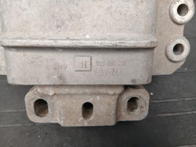 bontott VW TOURAN Váltó Tartó Bak (Pozíciófüggetlen)