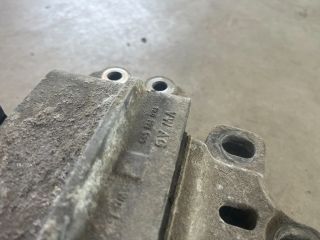 bontott VW TOURAN Váltó Tartó Bak (Pozíciófüggetlen)