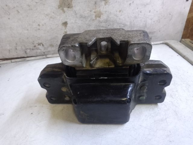 bontott VW TOURAN Váltó Tartó Bak (Pozíciófüggetlen)