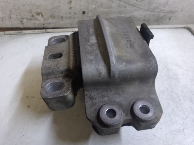 bontott VW TOURAN Váltó Tartó Bak (Pozíciófüggetlen)