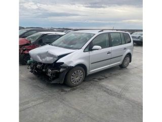 bontott VW TOURAN Vízpumpa