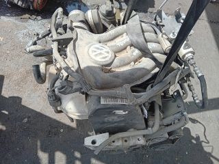 bontott VW TOURAN Komplett Motor (Segédberendezésekkel)
