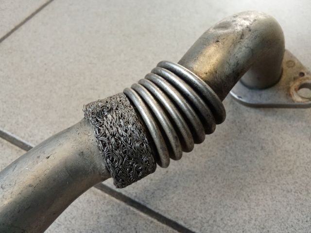 bontott VW TOURAN EGR Hűtő Cső