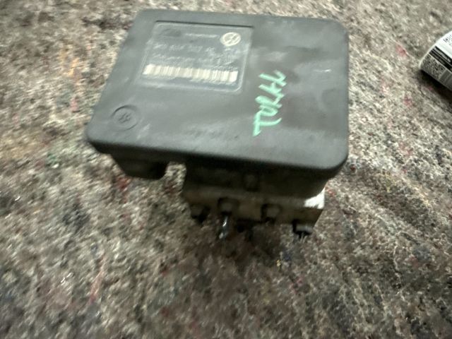 bontott VW TOURAN ABS Kocka