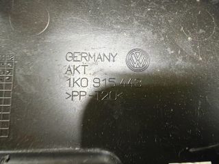 bontott VW TOURAN Akkumulátor Fedél