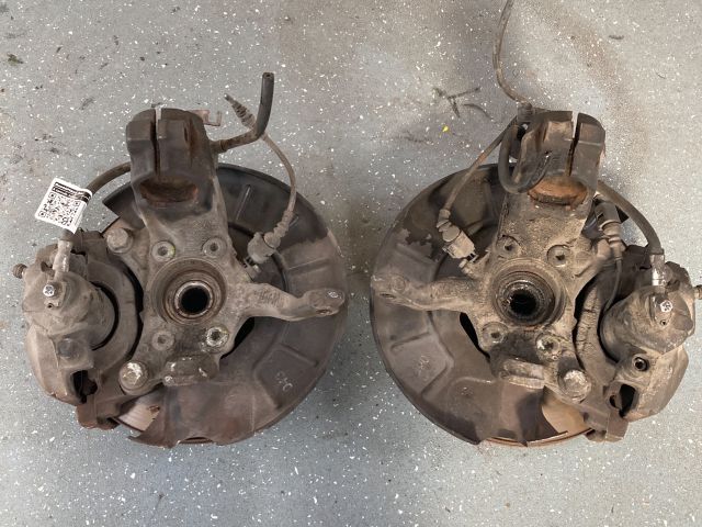 bontott VW TOURAN Bal első Csonkállvány Kerékaggyal