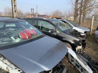 bontott VW TOURAN Bal első Csonkállvány Kerékaggyal