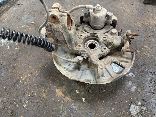 bontott VW TOURAN Bal első Csonkállvány Kerékaggyal