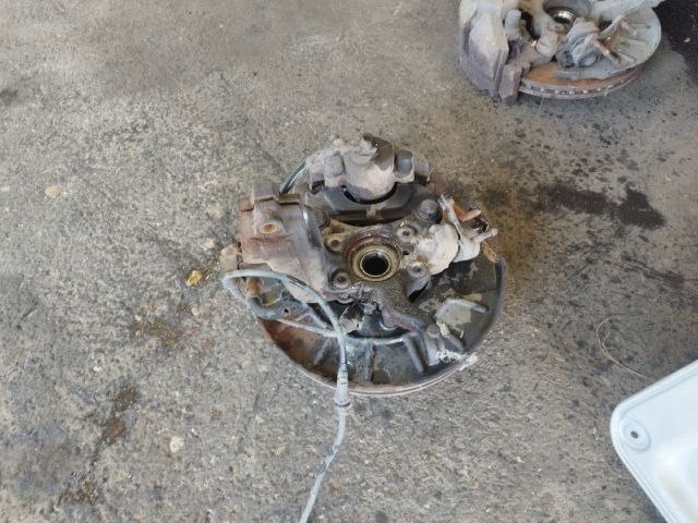 bontott VW TOURAN Bal első Csonkállvány Kerékaggyal