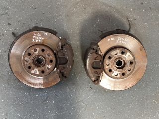 bontott VW TOURAN Bal első Csonkállvány Kerékaggyal