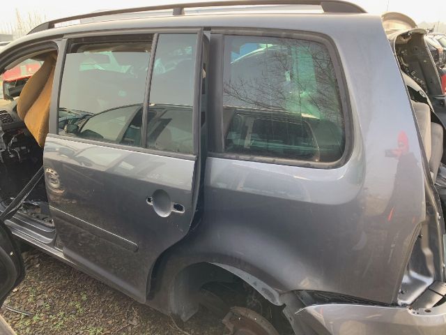 bontott VW TOURAN Bal első Csonkállvány Kerékaggyal