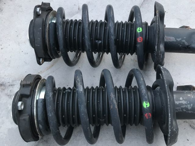 bontott VW TOURAN Bal első Gólyaláb (Lengécsillapító, Rugó)