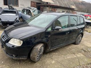 bontott VW TOURAN Biztosítéktábla Motortér