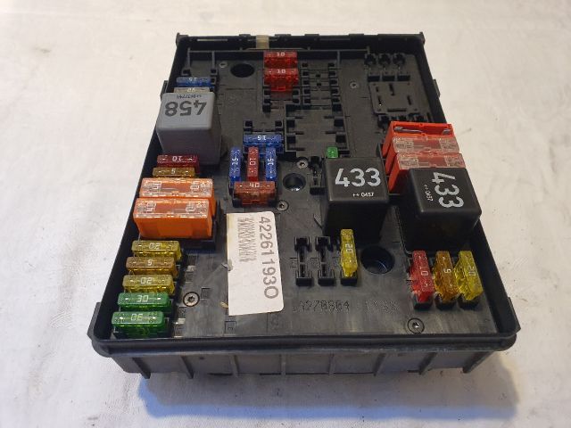 bontott VW TOURAN Biztosítéktábla Motortér