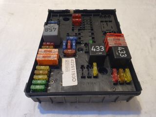 bontott VW TOURAN Biztosítéktábla Motortér