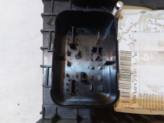 bontott VW TOURAN Biztosítéktábla Motortér