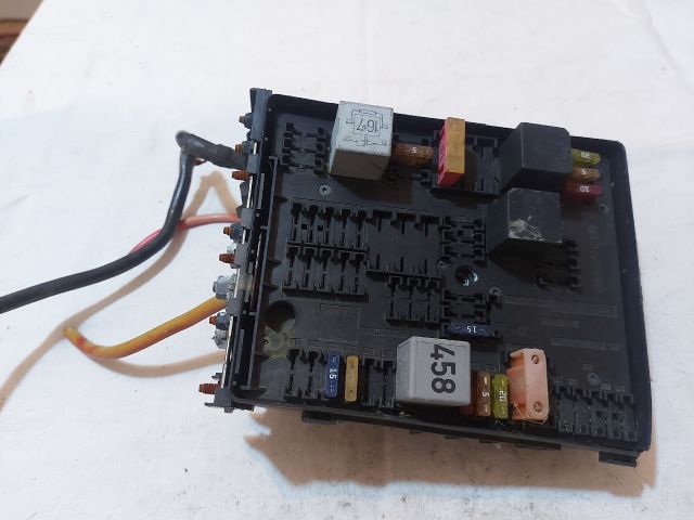 bontott VW TOURAN Biztosítéktábla Motortér