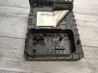 bontott VW TOURAN Biztosítéktábla Motortér