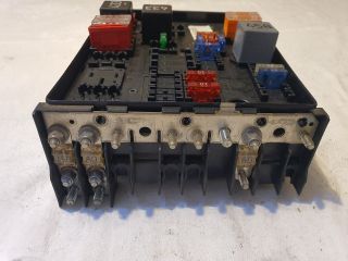 bontott VW TOURAN Biztosítéktábla Motortér