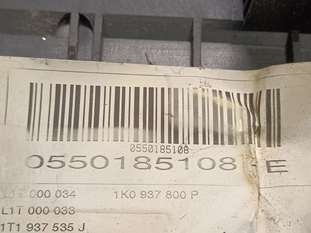 bontott VW TOURAN Biztosítéktábla Motortér