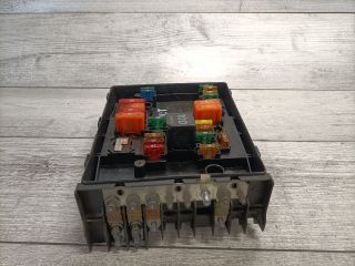 bontott VW TOURAN Biztosítéktábla Motortér