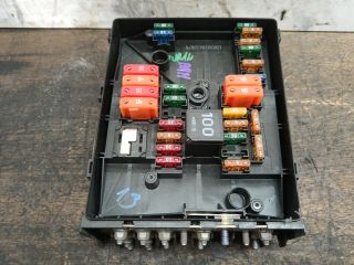 bontott VW TOURAN Biztosítéktábla Motortér