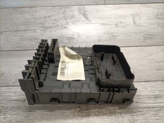 bontott VW TOURAN Biztosítéktábla Motortér