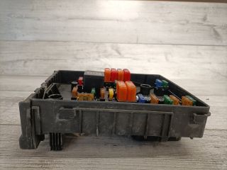 bontott VW TOURAN Biztosítéktábla Motortér