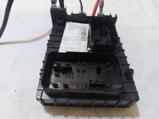 bontott VW TOURAN Biztosítéktábla Motortér