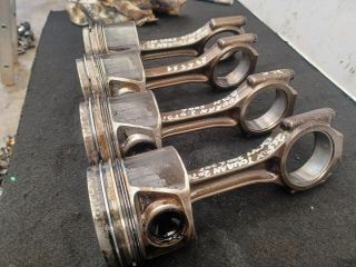 bontott VW TOURAN Dugattyú