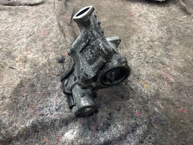 bontott VW TOURAN EGR / AGR Szelep