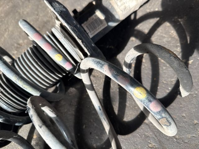 bontott VW TOURAN Első Rugó Pár