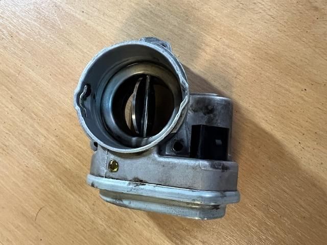 bontott VW TOURAN Fojtószelep (Elektromos)