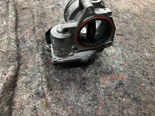 bontott VW TOURAN Fojtószelep (Elektromos)