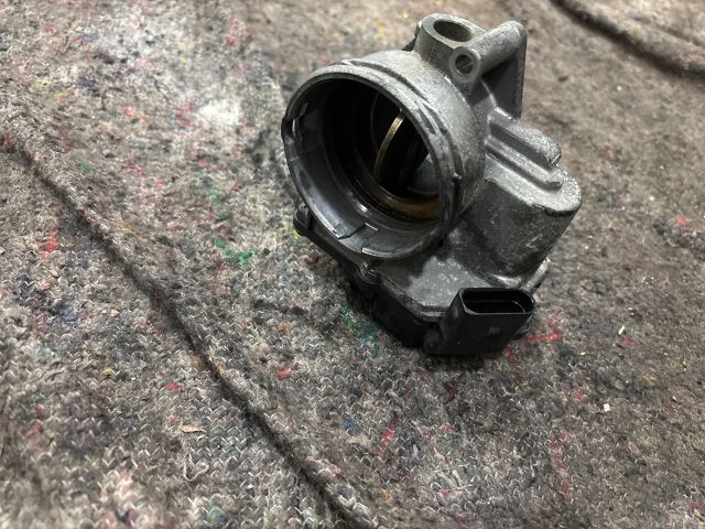 bontott VW TOURAN Fojtószelep (Elektromos)