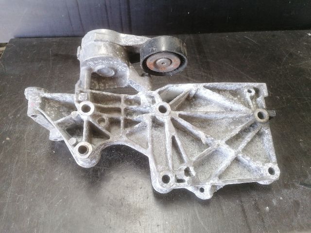 bontott VW TOURAN Generátor Tartó Bak