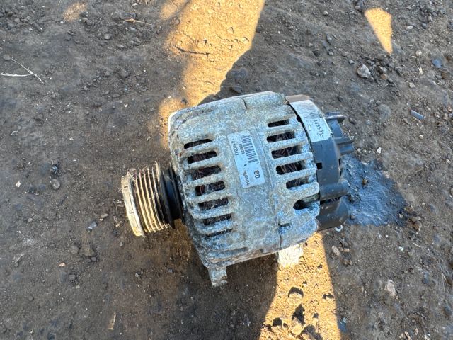 bontott VW TOURAN Generátor