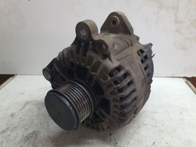 bontott VW TOURAN Generátor