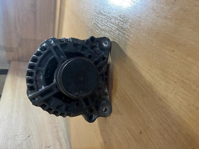 bontott VW TOURAN Generátor