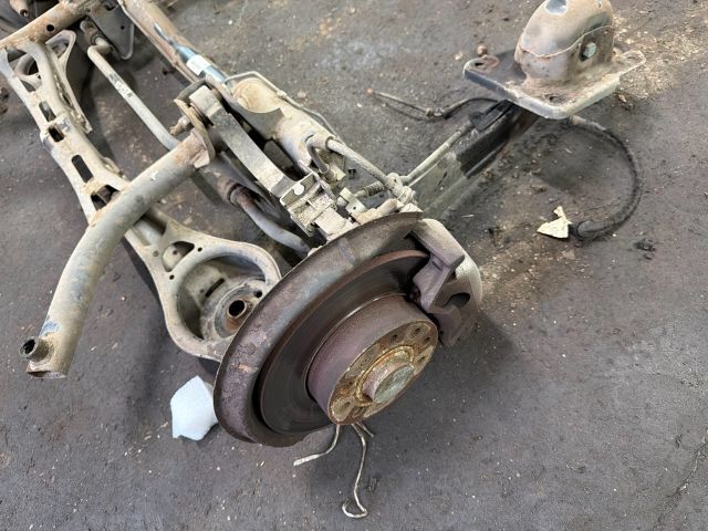 bontott VW TOURAN Hátsó Híd (Tárcsafékes)