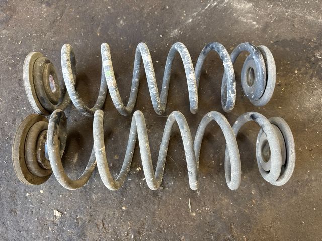 bontott VW TOURAN Hátsó Rugó Pár