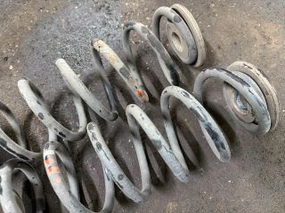 bontott VW TOURAN Hátsó Rugó Pár