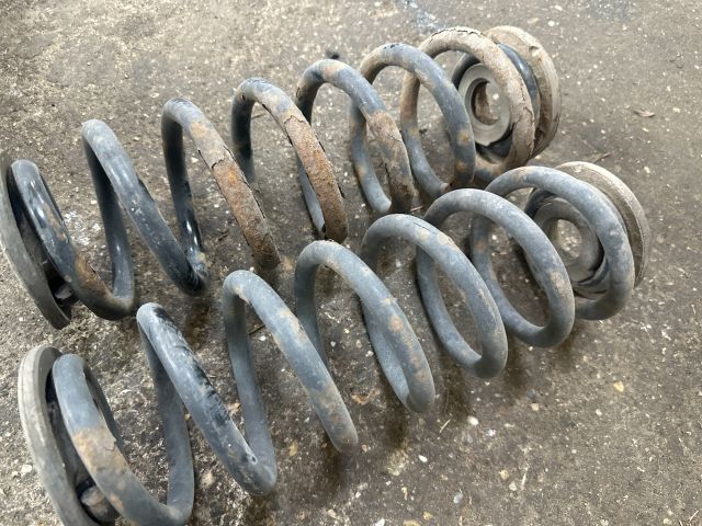 bontott VW TOURAN Hátsó Rugó Pár