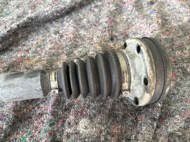 bontott VW TOURAN Jobb Féltengely