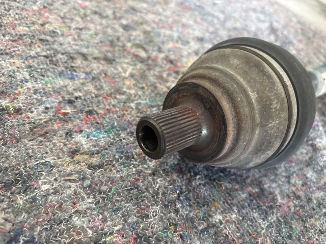 bontott VW TOURAN Jobb Féltengely