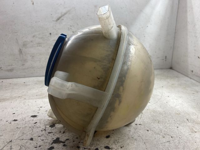 bontott VW TOURAN Kiegyenlítő Tartály