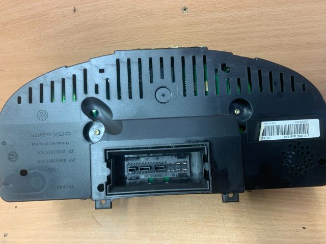 bontott VW TOURAN Kilométeróra